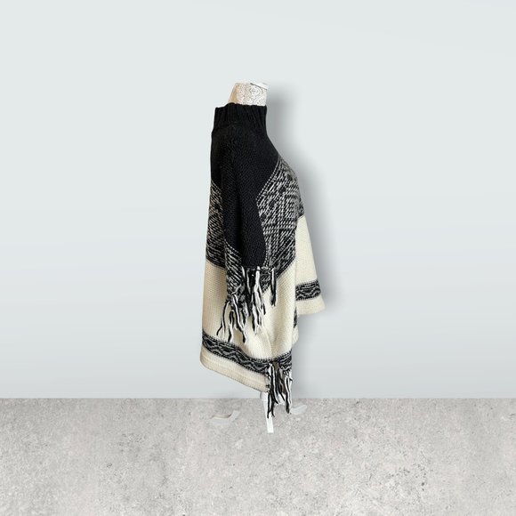 uff Hewn knit cover up shawl style top size s/m. - Picture 3 of 5